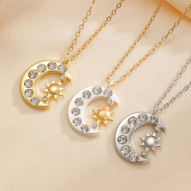 Colar Luxo Estrela e Lua Cravejado Diamantes - Pingente Elegante Feminino Festas